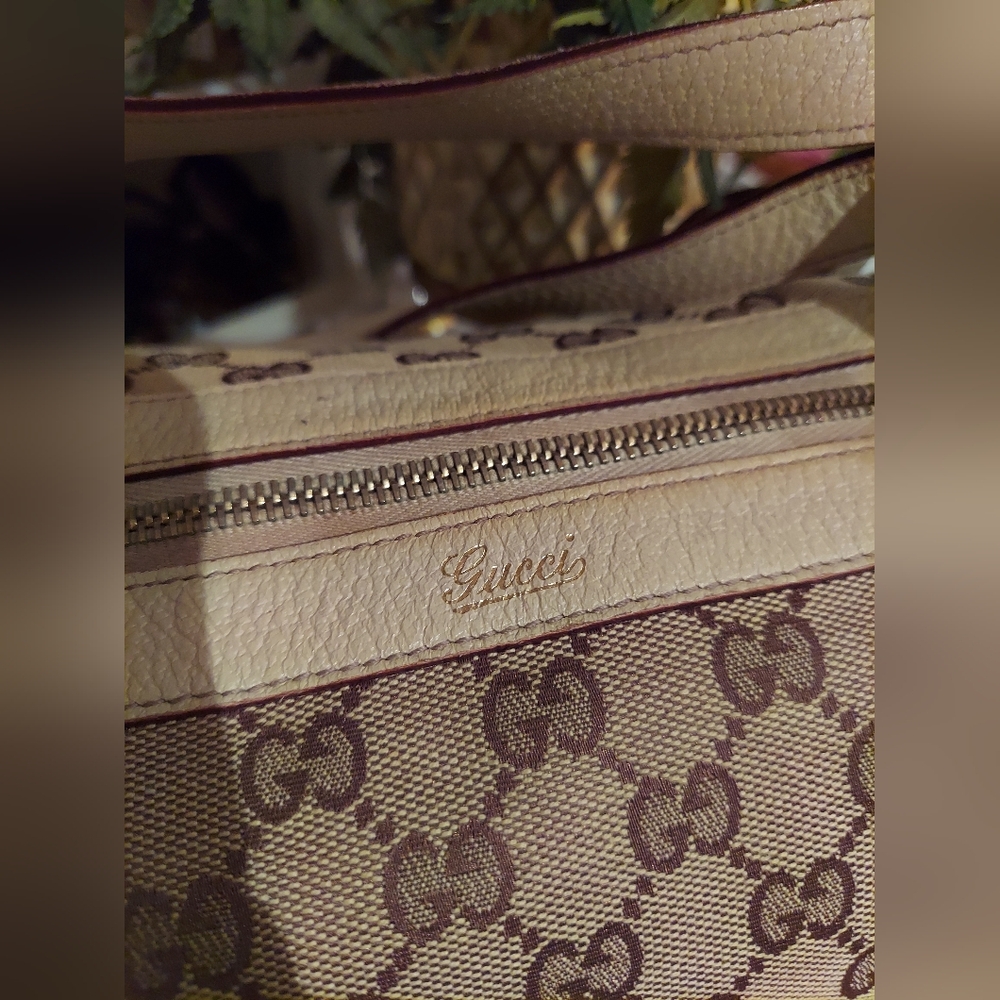Vintage Gucci GG Canvas Abbey Medium Shoulder Bag - Picture 12 of 16